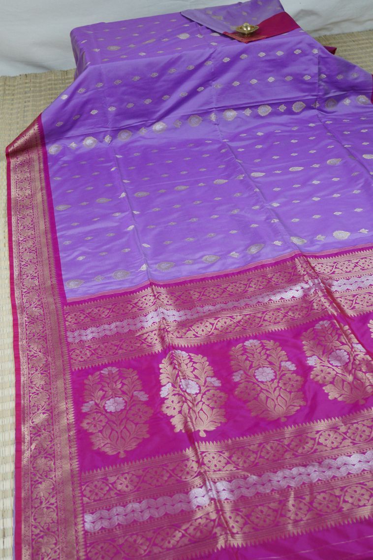 Lavender Soft Silk Saree with Gold Zari Buttis (Small Dots or Motifs) view 3