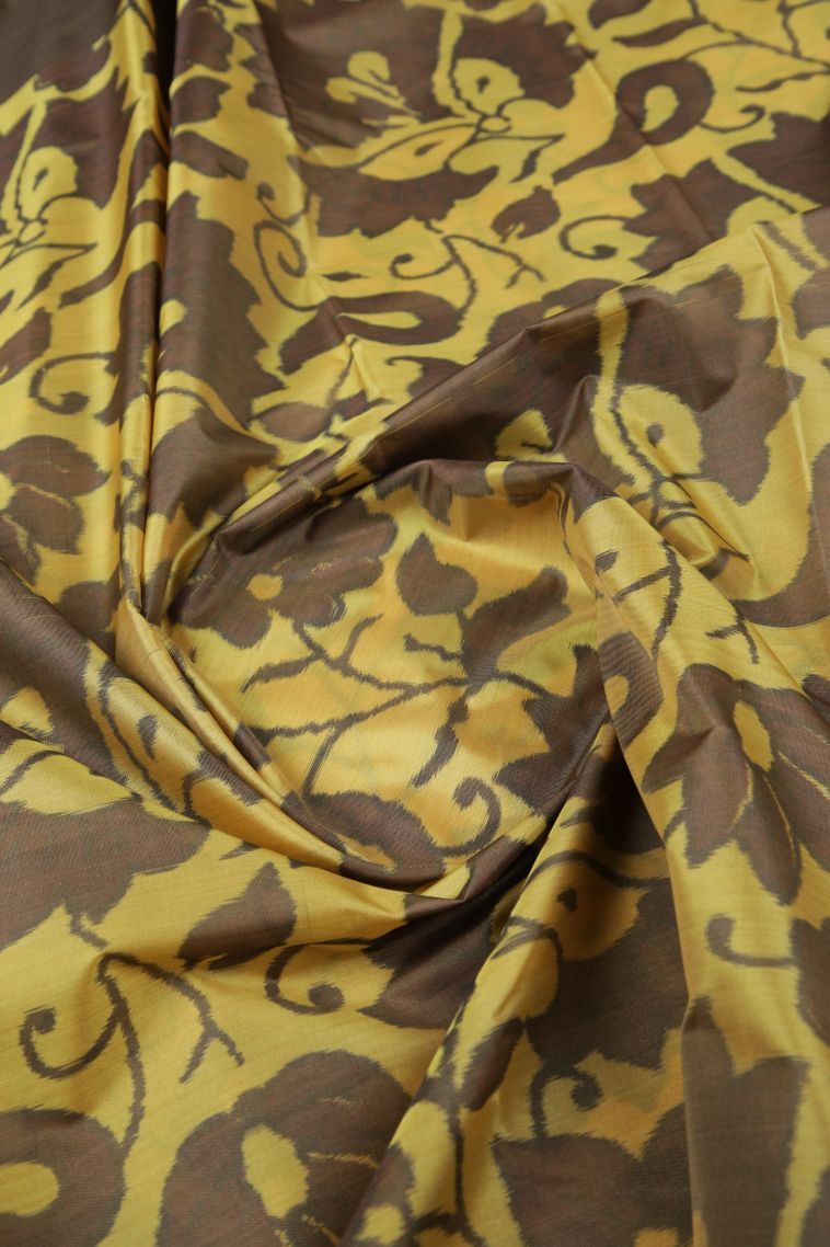 Gold Soft Silk Sarees with Without Zari Zari Floral Patterns view 4