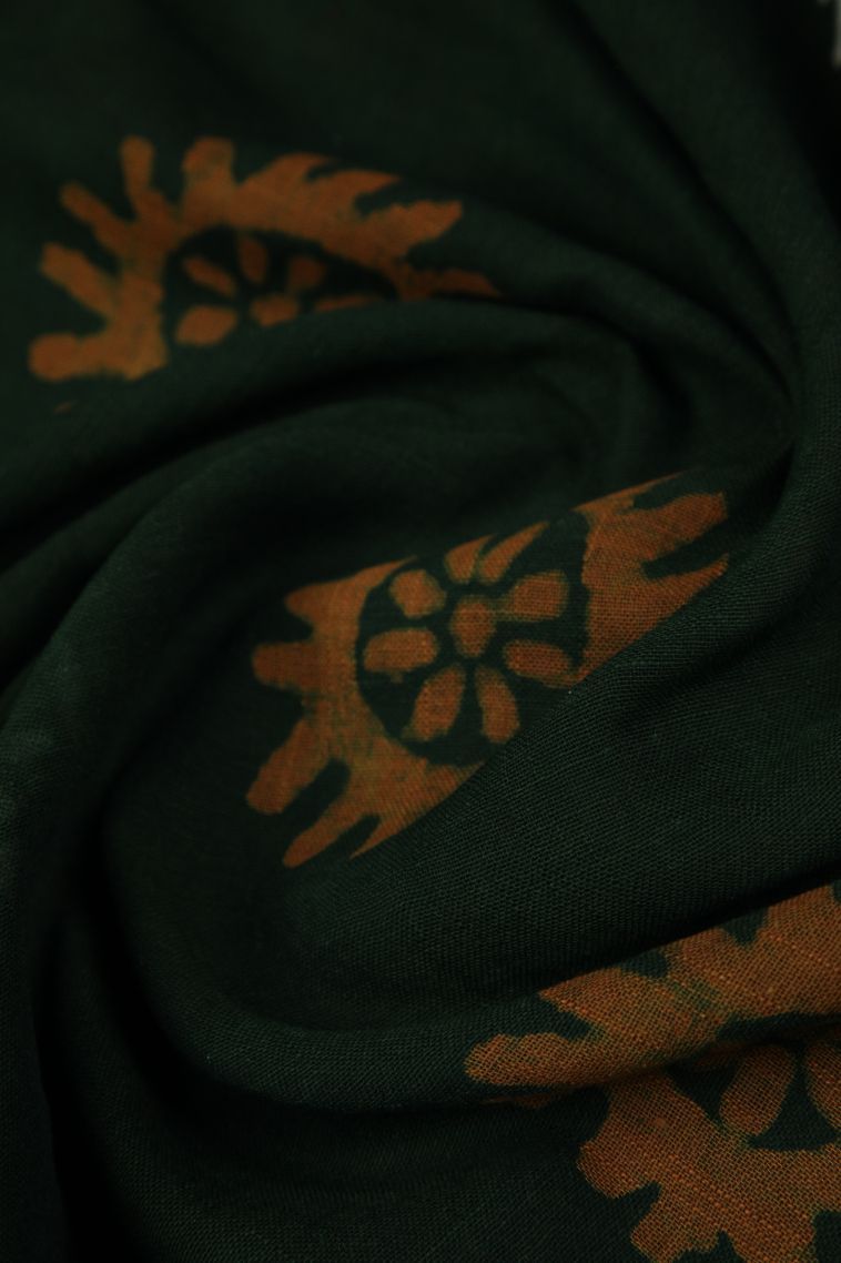 Bottle Green Cotton Sarees with Without Zari Zari Buttis (small Dots Or Motifs) view 4