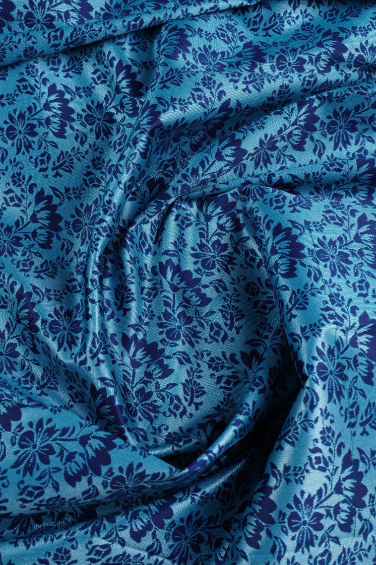 Azure Blue Visiri Madippu Silk Sarees with Silver Zari Floral Patterns view 4