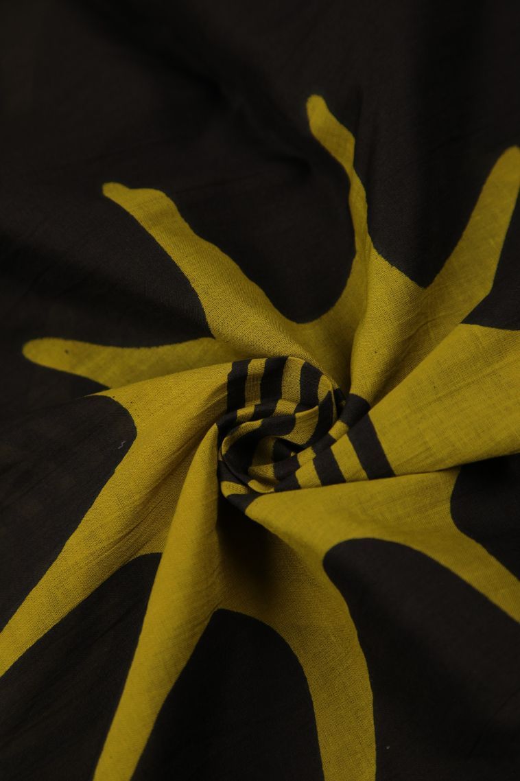 Rock Black Cotton Sarees with Without Zari Zari Geometric Shapes view 4