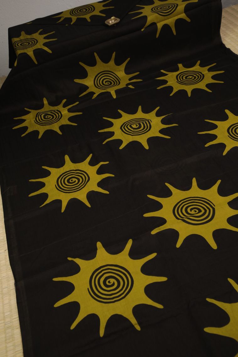 Rock Black Cotton Sarees with Without Zari Zari Geometric Shapes view 2