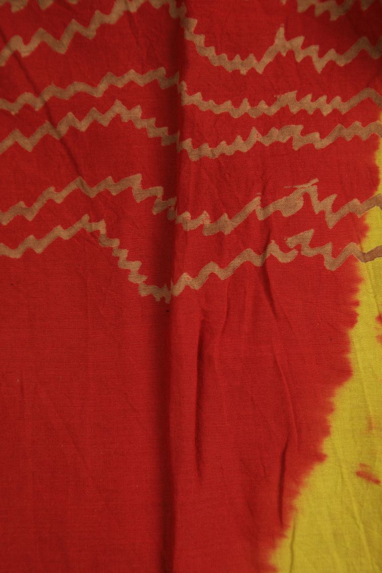 Dawn Red Cotton Sarees with Without Zari Zari Geometric Shapes view 3