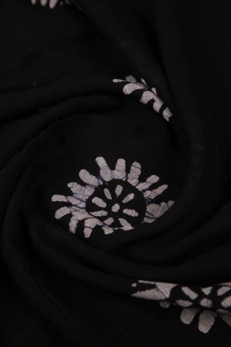 Asphalt Black Cotton Sarees with Without Zari Zari Buttis (small Dots Or Motifs) view 4