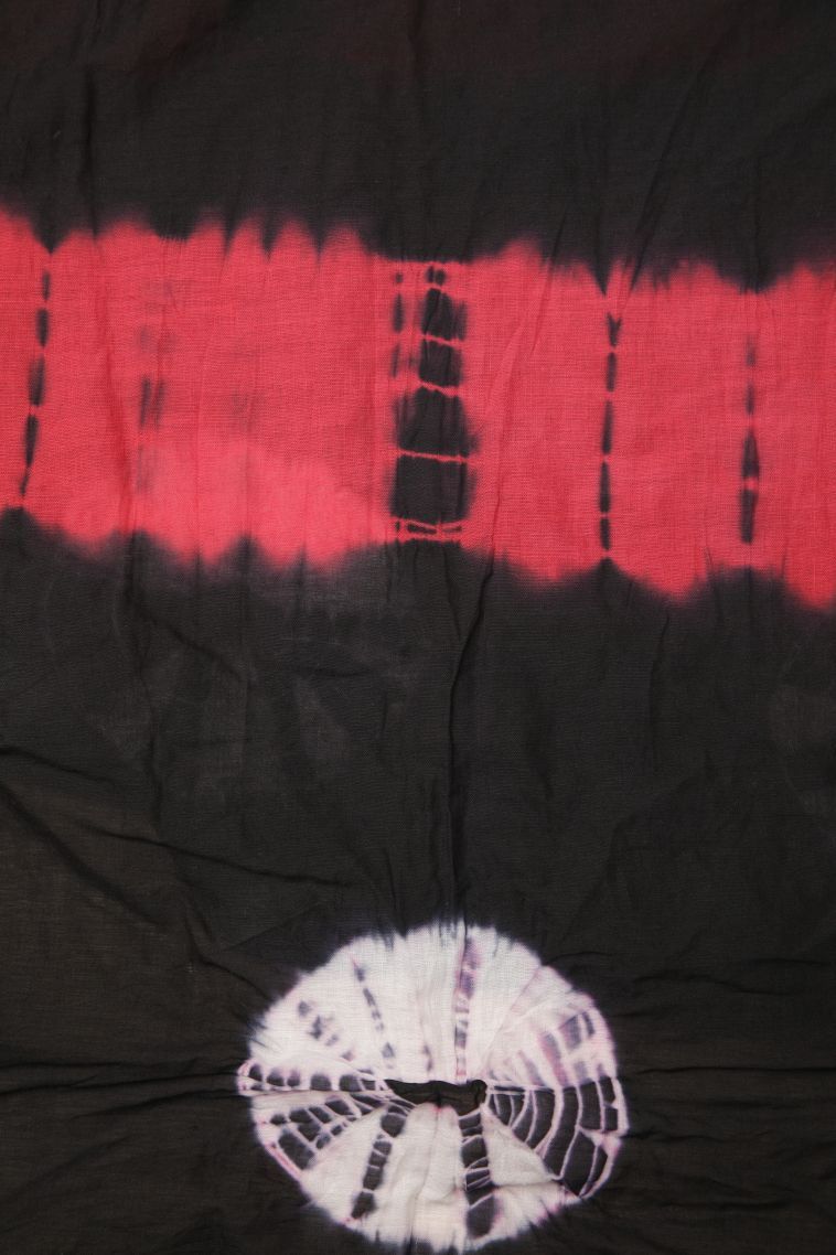 Rock Black Cotton Sarees with Without Zari Zari Geometric Shapes view 3