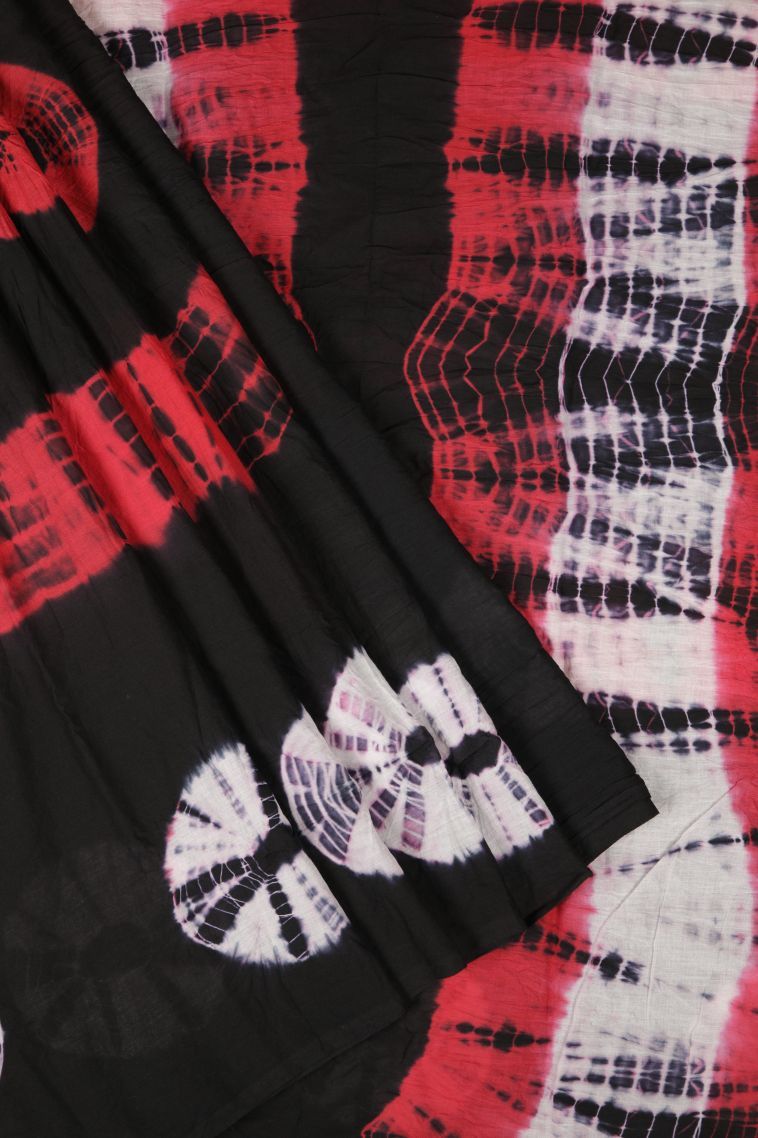 Rock Black Cotton Sarees with Without Zari Zari Geometric Shapes view 1