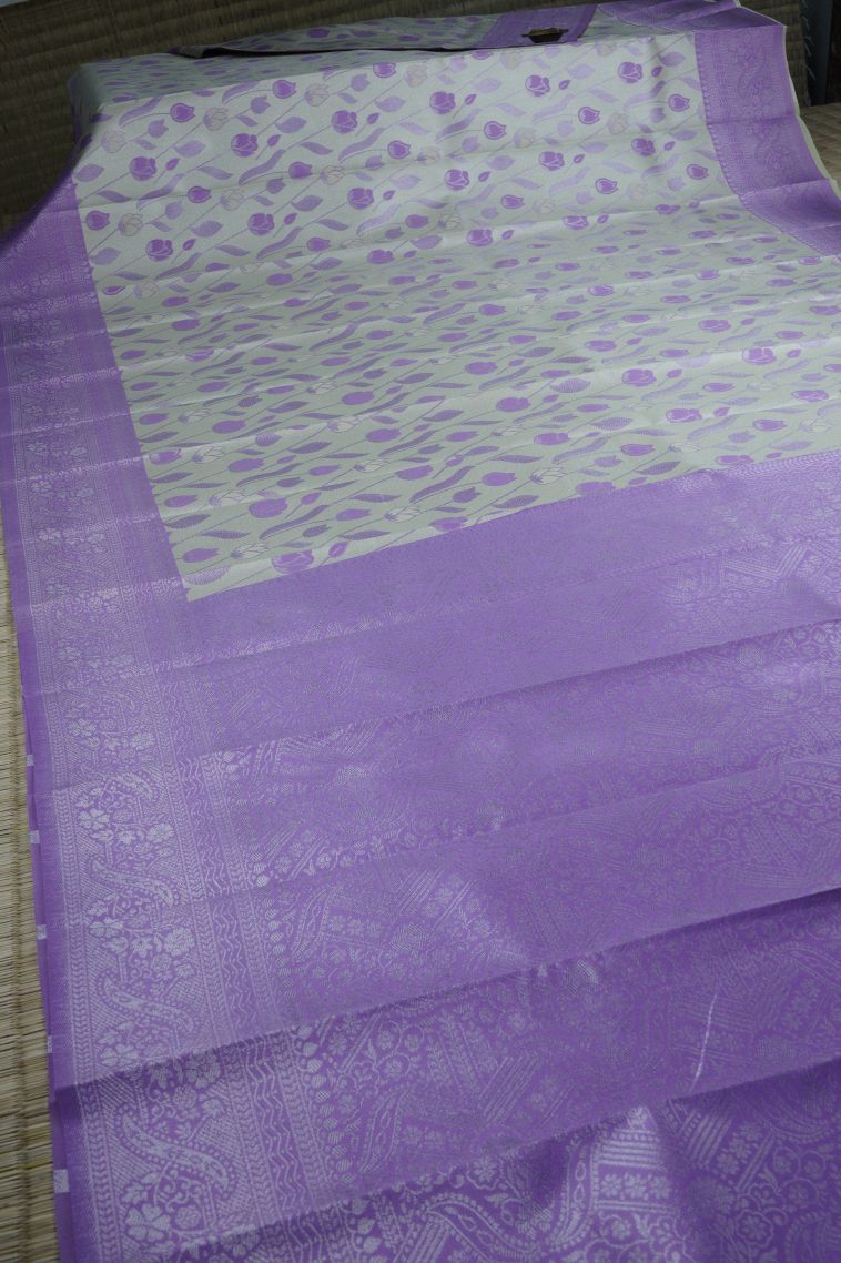 Cotton White Visiri Madippu Silk Sarees with Silver Zari Floral Patterns view 2