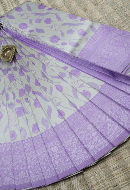 Cotton White Visiri Madippu Silk Sarees with Silver Zari Floral Patterns
