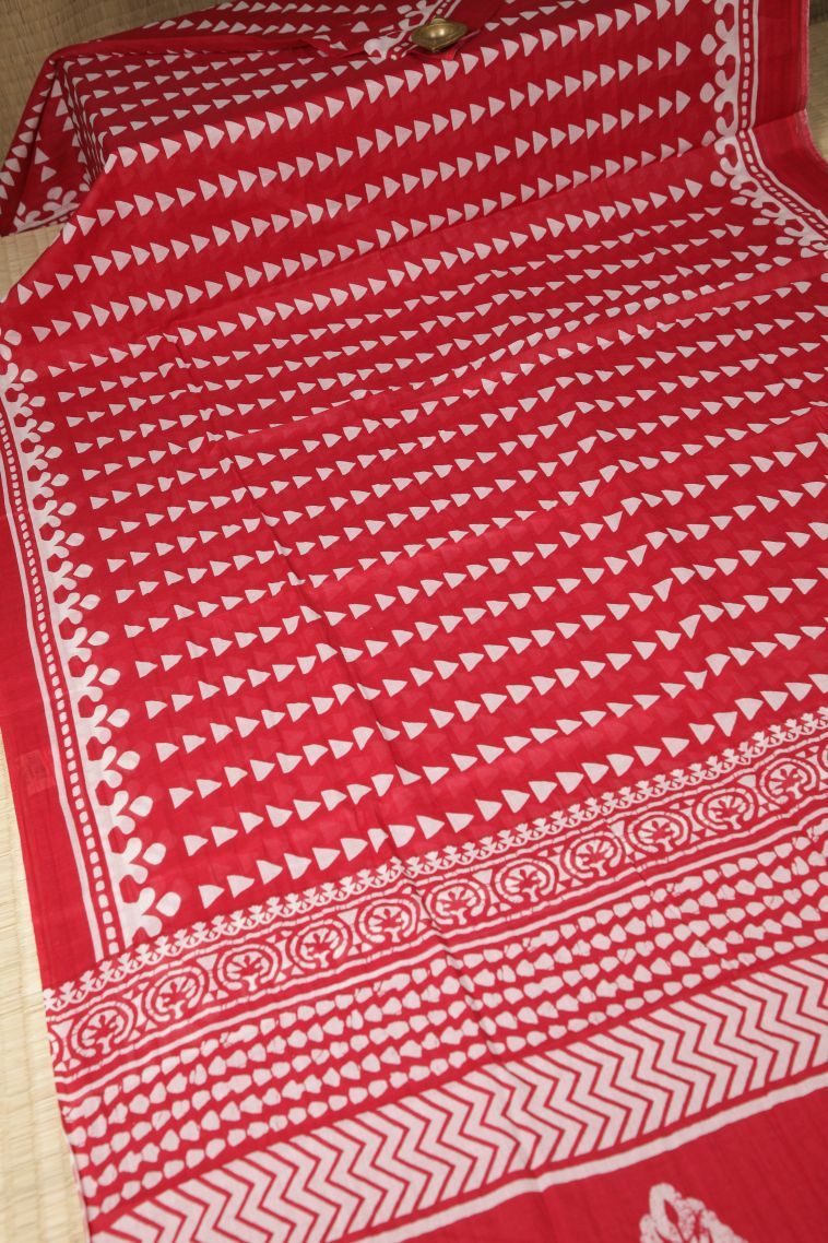 Dawn Red Cotton Sarees with Without Zari Zari Geometric Shapes view 2