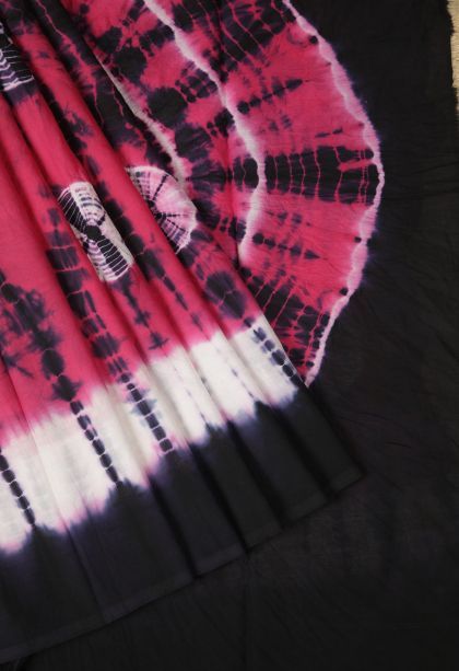 Rock Black Cotton Sarees with Without Zari Zari Geometric Shapes