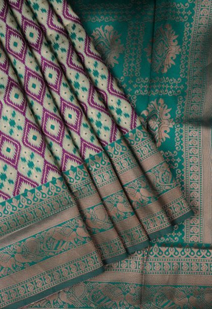 Pistachio Green Apoorva Silk Sarees with Copper Zari Floral Patterns