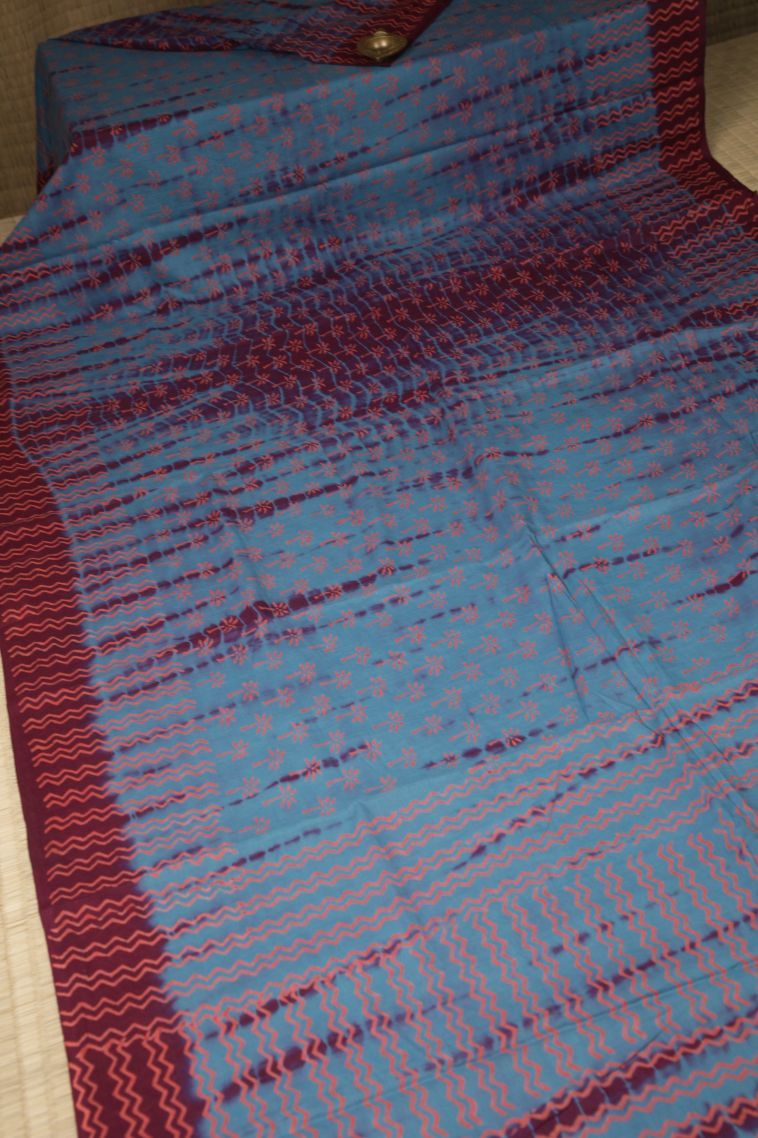 Cerulean Blue Cotton Sarees with Without Zari Zari Floral Patterns view 2