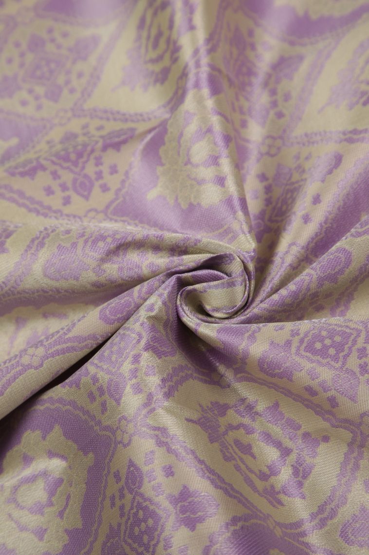 Cream White Visiri Madippu Silk Sarees with Silver Zari Floral Patterns view 4