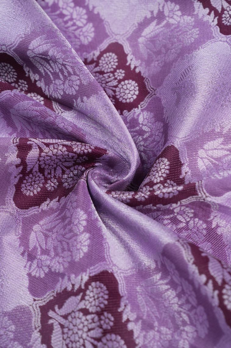 Lavender Purple Visiri Madippu Silk Sarees with Silver Zari Floral Patterns view 4