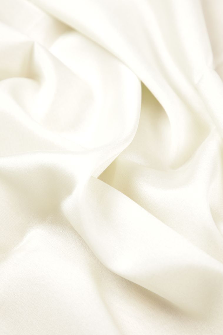 Pearl White Mysore Silk with Without Zari Zari Plain view 4