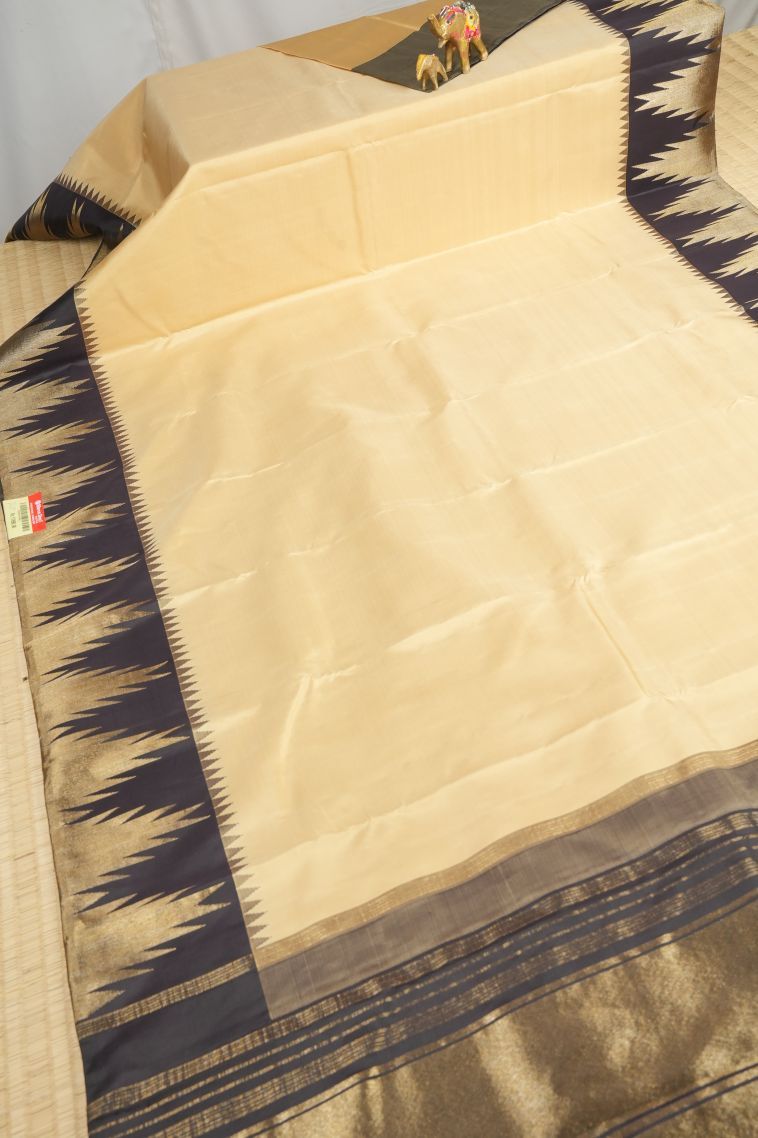 Cream White Kanchipuram Silk Sarees with Without Zari Zari Plain view 2