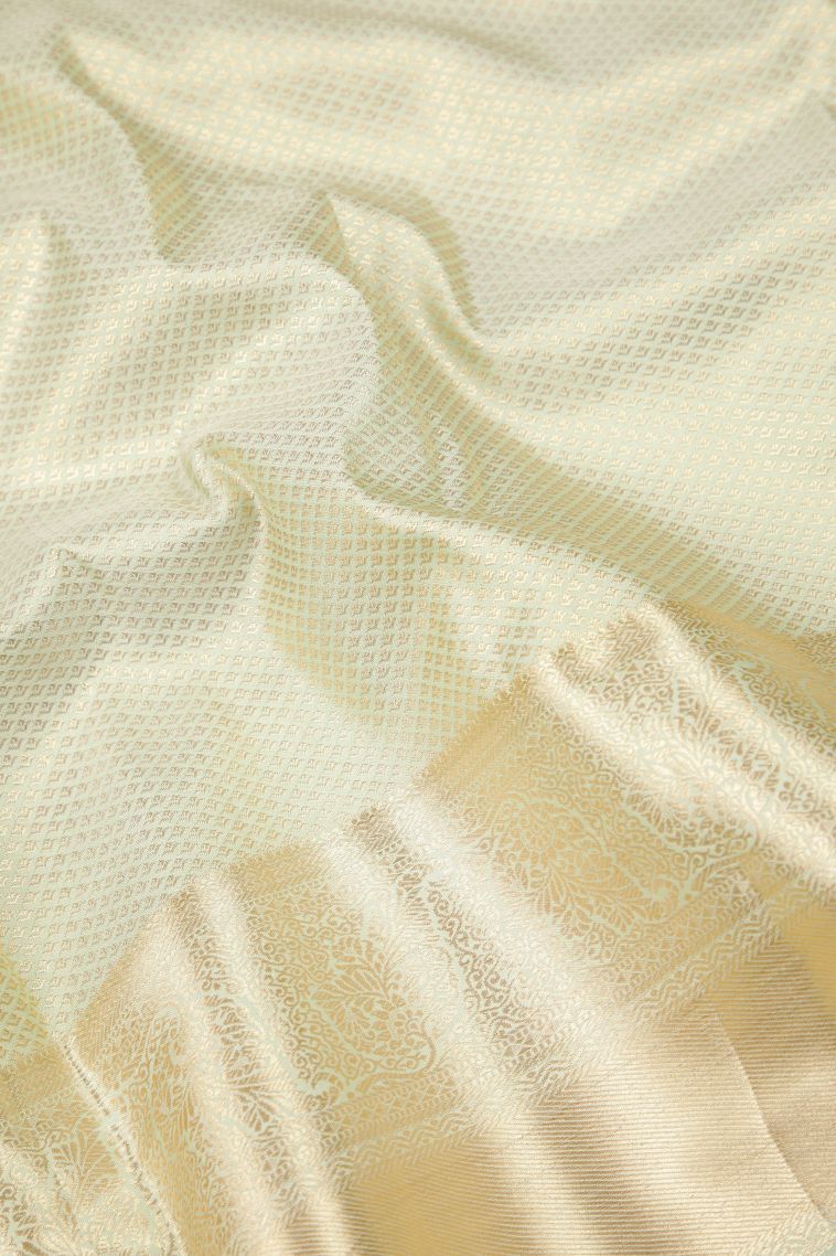 Bosenberry Purple Samudrika Pattu with Copper Zari Floral Patterns view 3