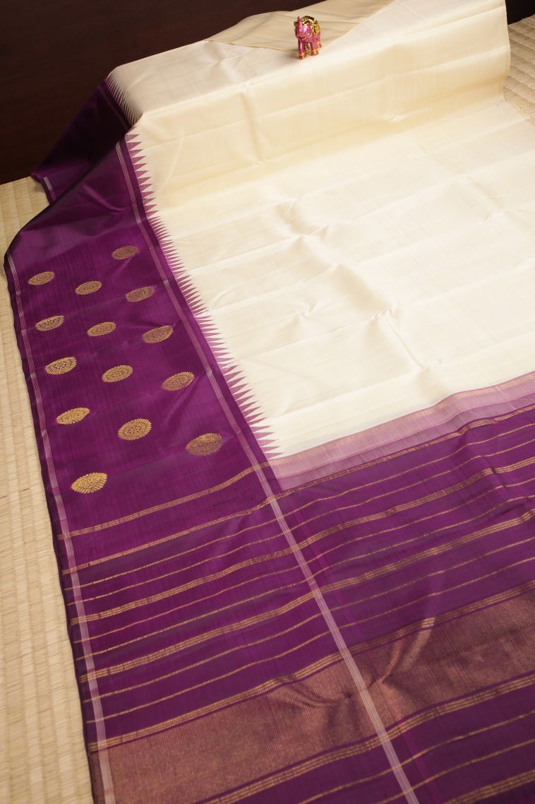 Cream White Kanchipuram Silk Sarees with Without Zari Zari Plain view 2