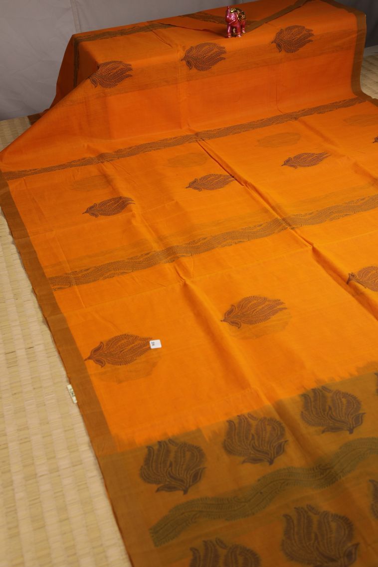Merigold Orange Pure Handloom Kovai Cotton with Gold Zari Floral Patterns view 2