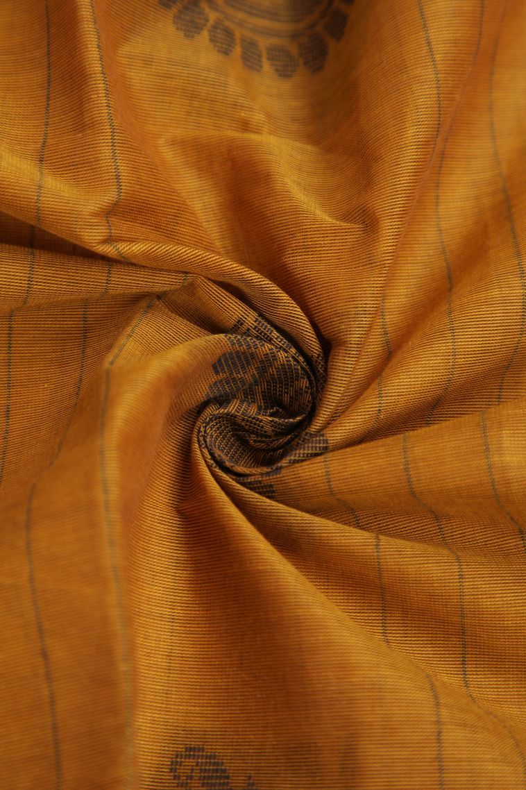 Apricot Orange Pure Handloom Kovai Cotton with Without Zari Zari Peacock Motifs view 4
