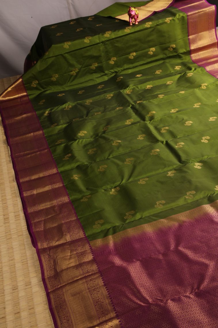 Moccon Green Soft Silk Saree with Gold Zari Floral Puttas view 2
