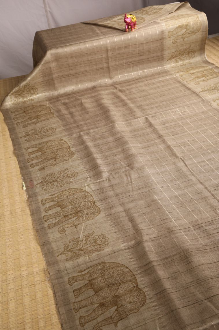 Hazelwood Yellow Jute Sarees with Gold Zari Horizontal Model view 2