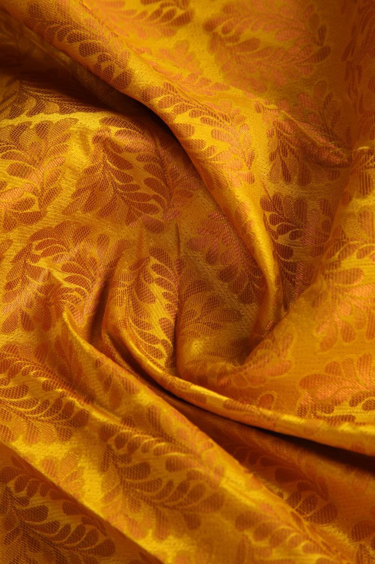 Honey Orange Visiri Madippu Silk Sarees with Copper Zari Floral Patterns view 4