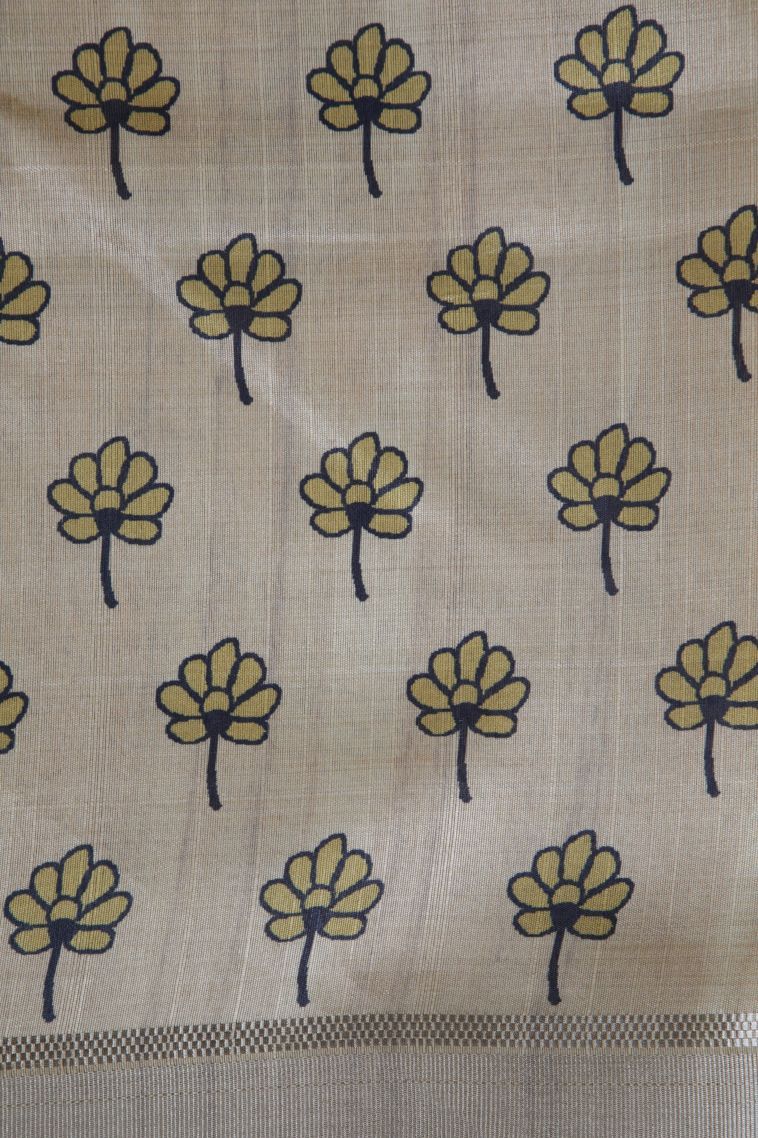 Oyster Yellow Tussar Saree with Gold Zari Geometric Shapes view 3