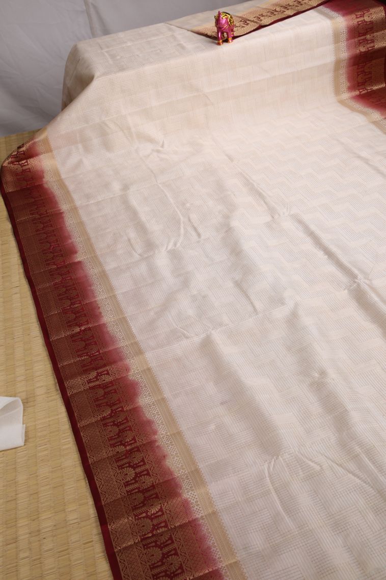 Cream White Raw Silk Sarees with Gold Zari Geometric Shapes view 2