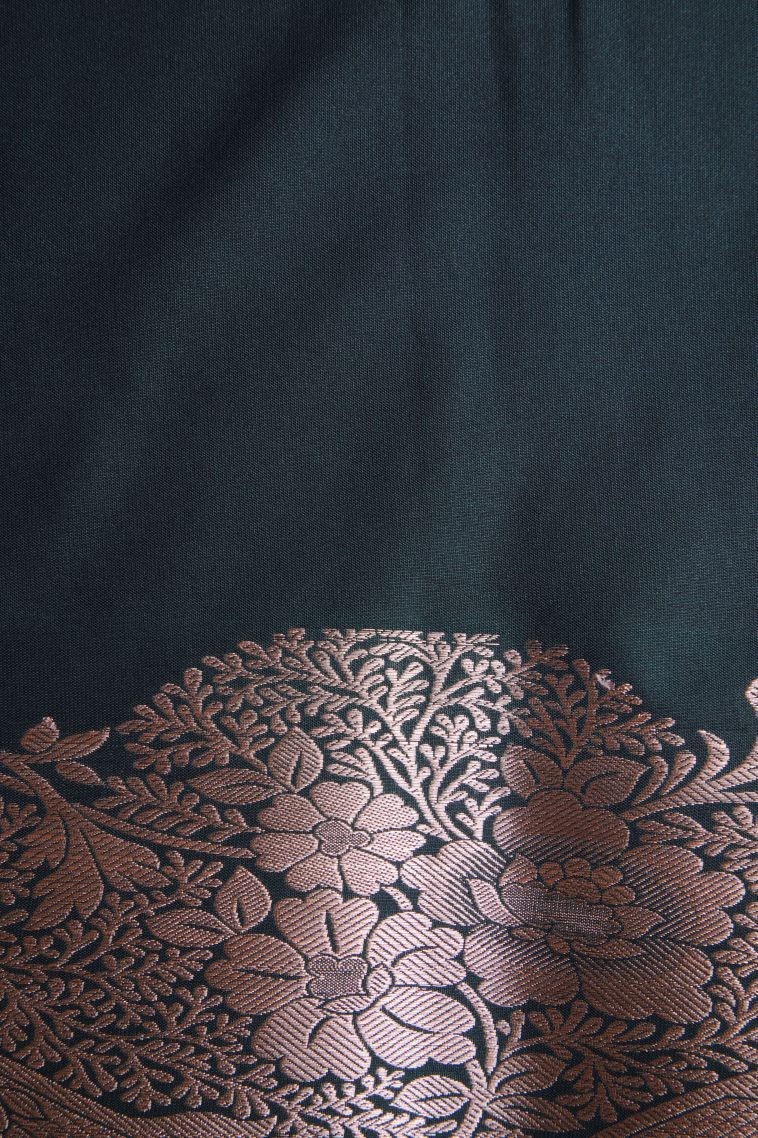 Magenta  Pink Soft Silk Sarees with Gold Zari Floral Patterns view 3