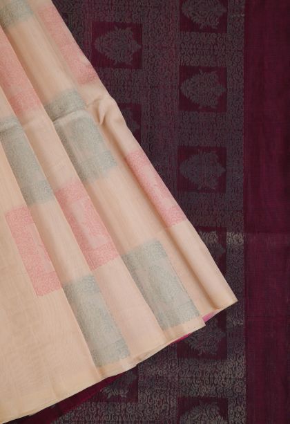 Salmon Pink Silk Cotton Sarees with Silver Zari Floral Patterns