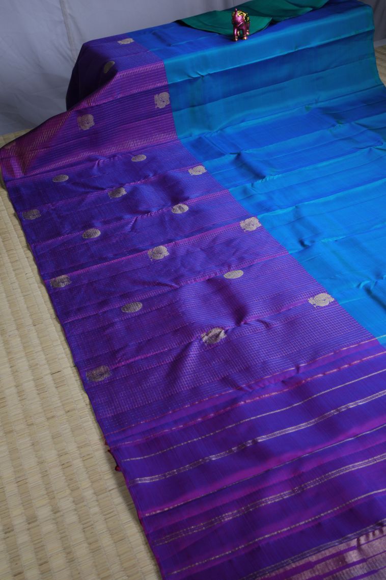 Bubble Purple Kanchipuram Silk Sarees with Gold Zari Peacock Motifs view 2
