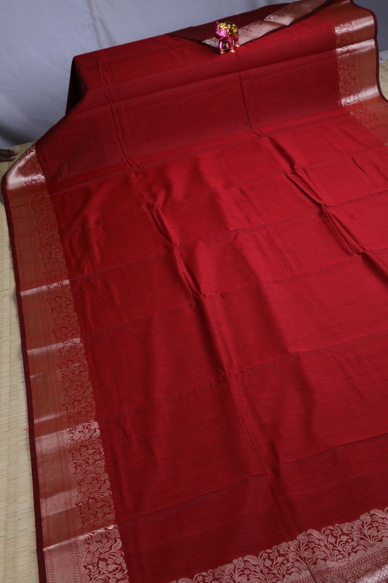 Apple Red Chanderi Cotton Sarees with Gold Zari Plain view 2