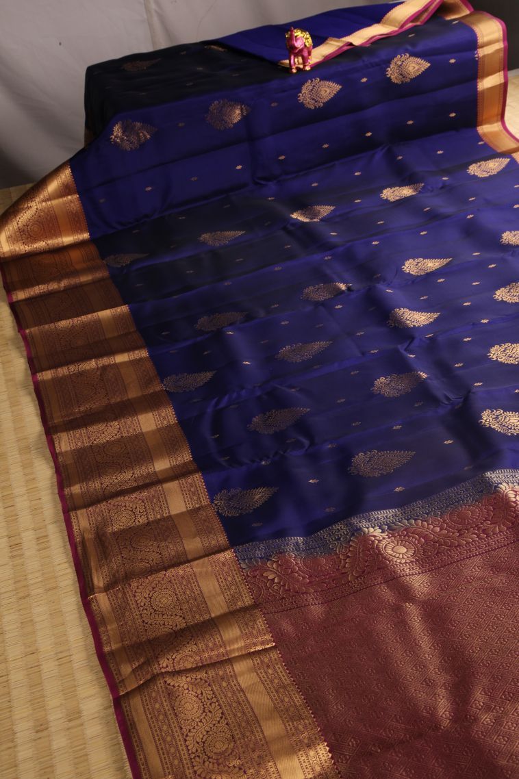 Berry Blue Soft Silk Saree with Gold Zari Thilagam Puttas view 2