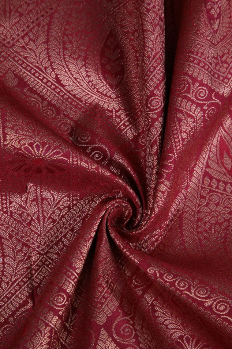 Lipstick Red Visiri Madippu Silk Sarees with Copper Zari Floral Patterns view 4
