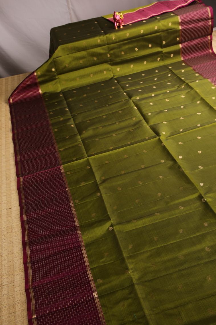 Paris Green Soft Silk Saree with Gold Zari Leaf Pattern view 2