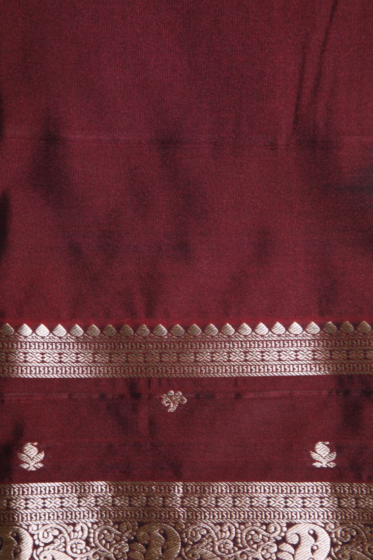 Pine Green Apoorva Silk Sarees with Gold Zari Floral Patterns view 3