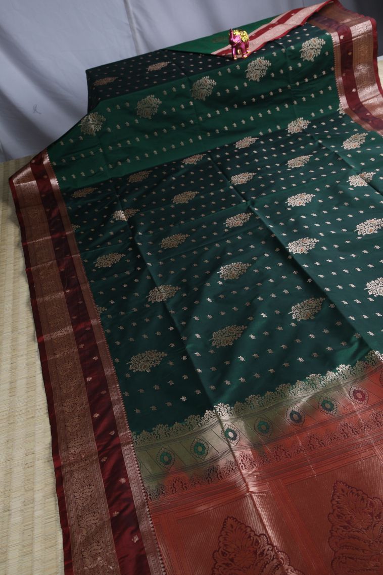Pine Green Apoorva Silk Sarees with Gold Zari Floral Patterns view 2