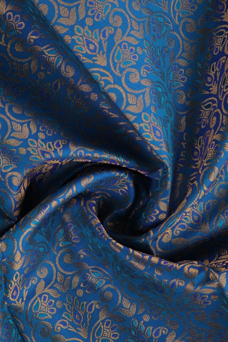 Azure Blue Visiri Madippu Silk Sarees with Gold Zari Floral Patterns view 4