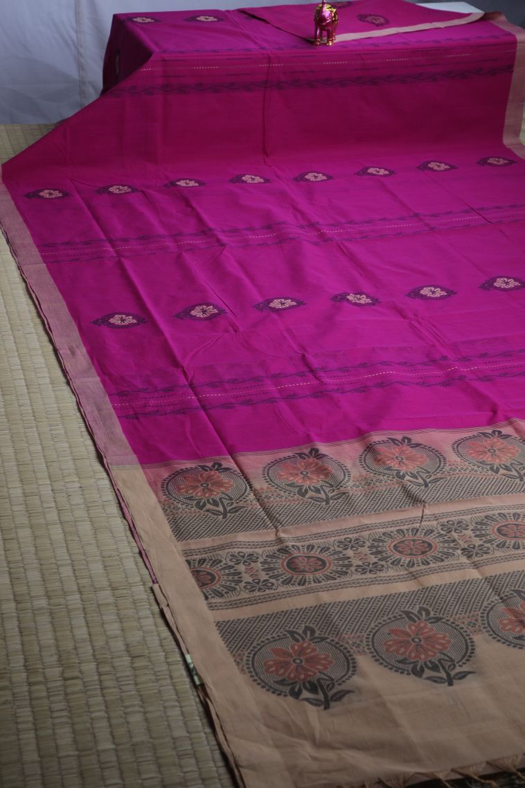 Magenta  Pink Pure Handloom Kovai Cotton with Without Zari Zari Floral Patterns view 2