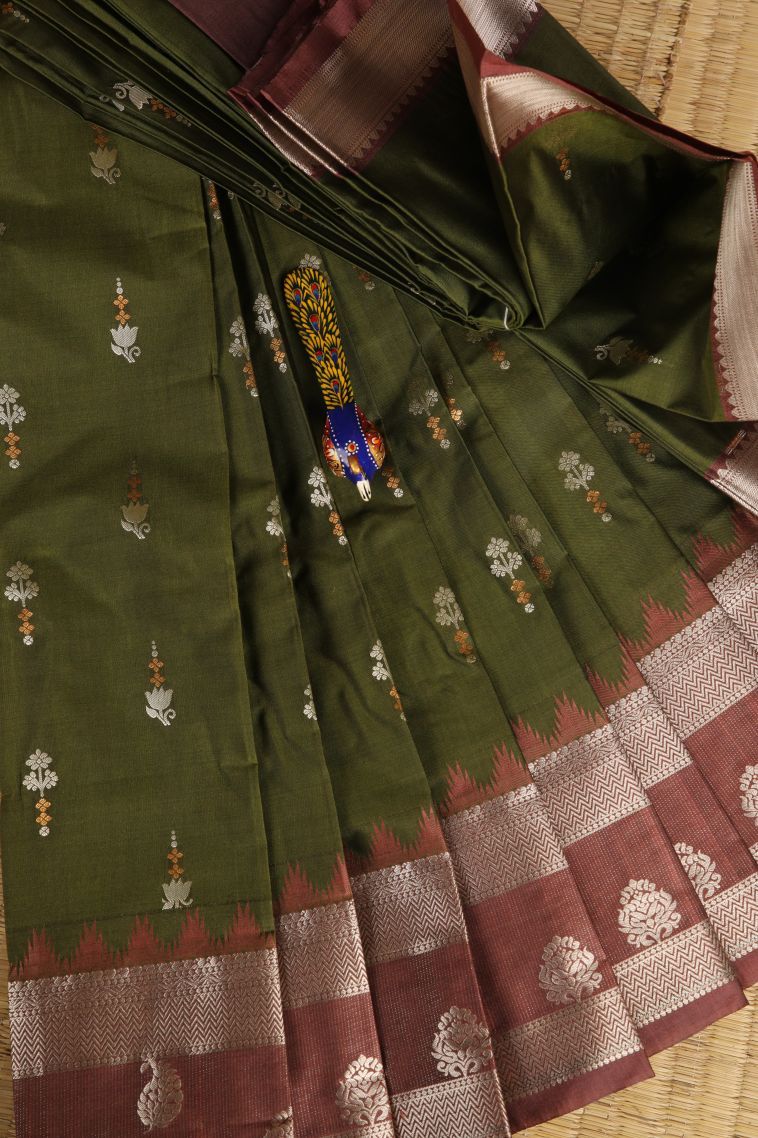 Basil Green Visiri Madippu Silk Sarees with Gold Zari Floral Puttas view 1