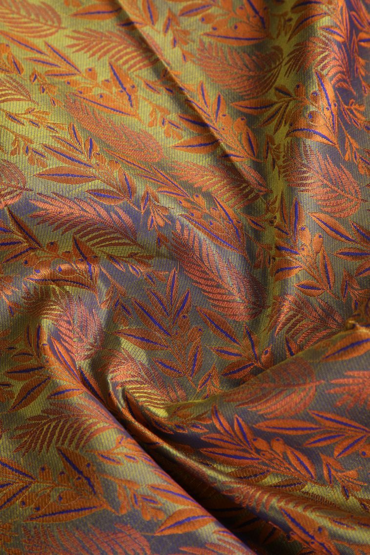 Paris Green Visiri Madippu Silk Sarees with Copper Zari Floral Patterns view 4